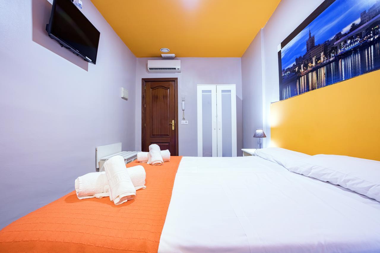 Hostal Ciudad Jardin Малага Экстерьер фото