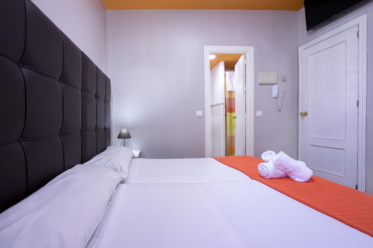 Hostal Ciudad Jardin Малага Экстерьер фото