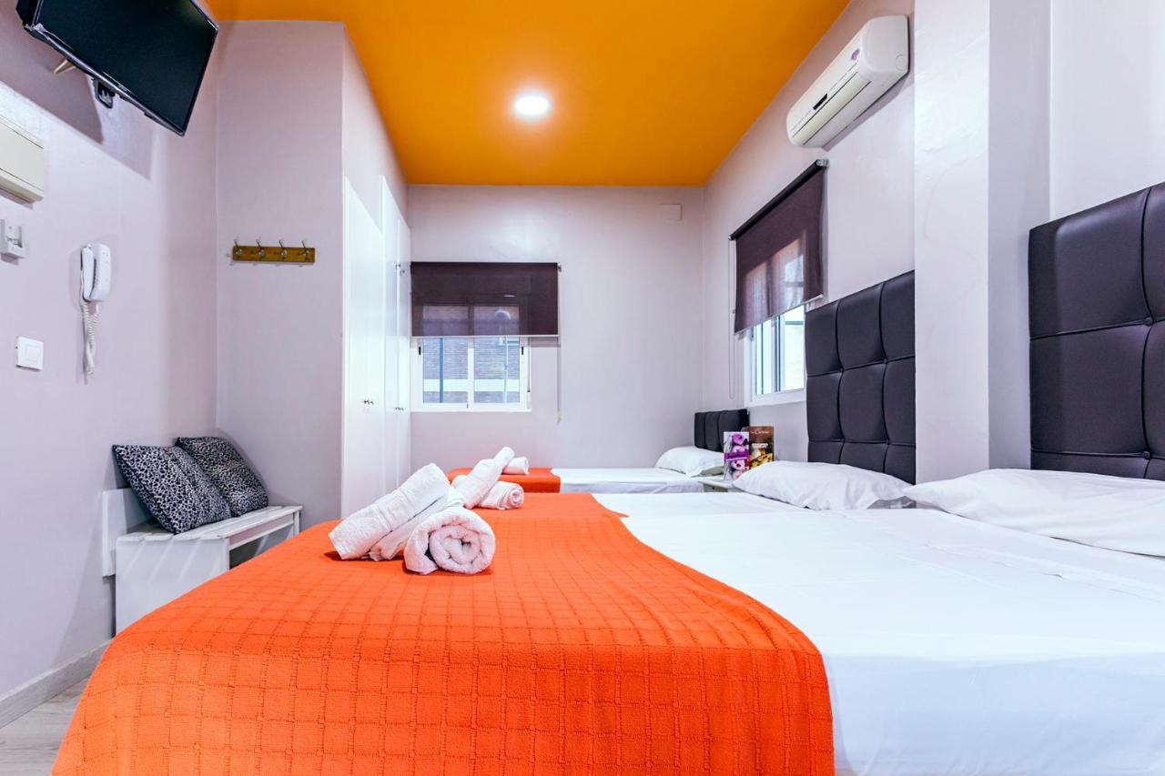 Hostal Ciudad Jardin Малага Экстерьер фото