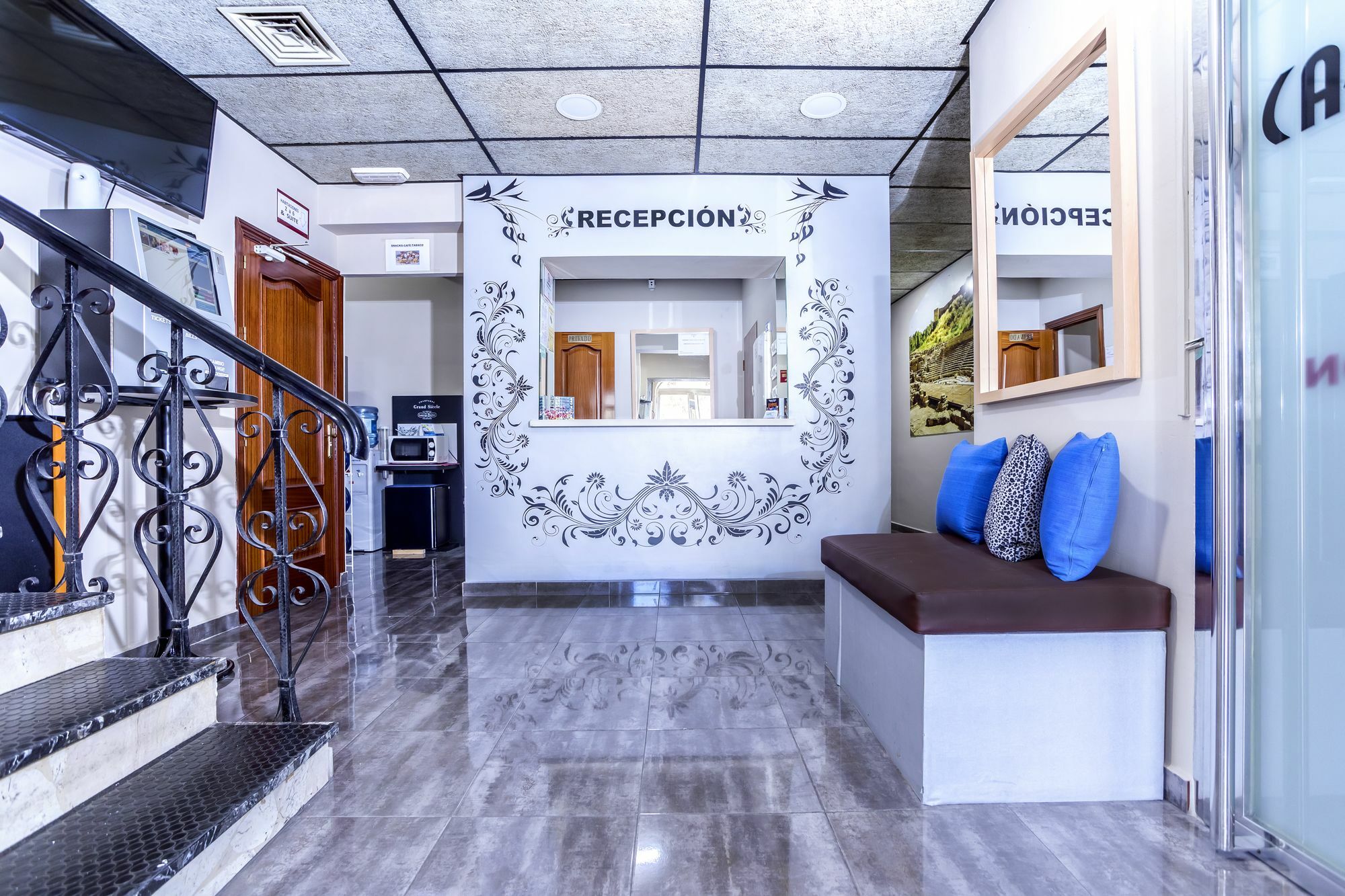 Hostal Ciudad Jardin Малага Экстерьер фото