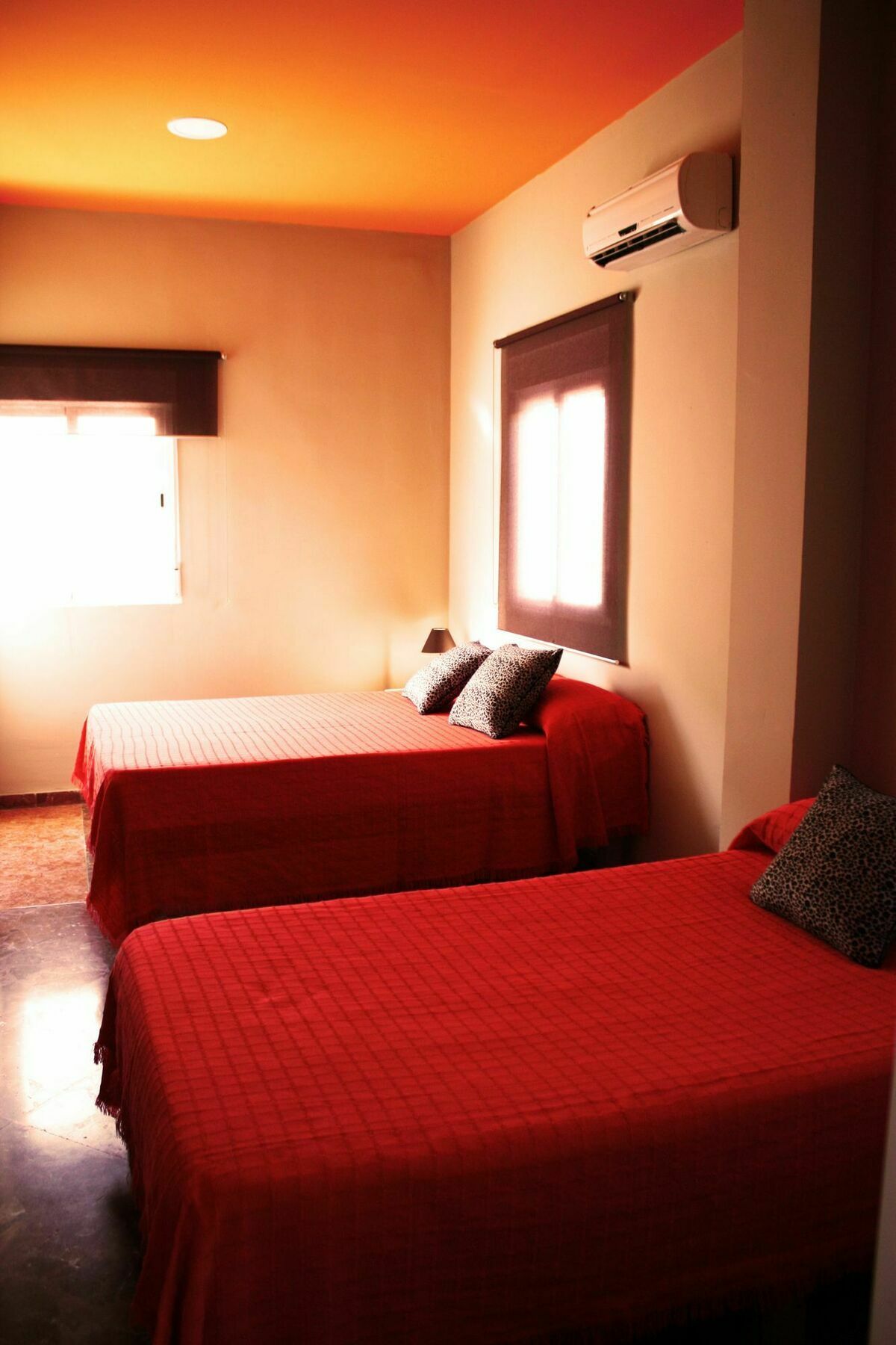 Hostal Ciudad Jardin Малага Экстерьер фото