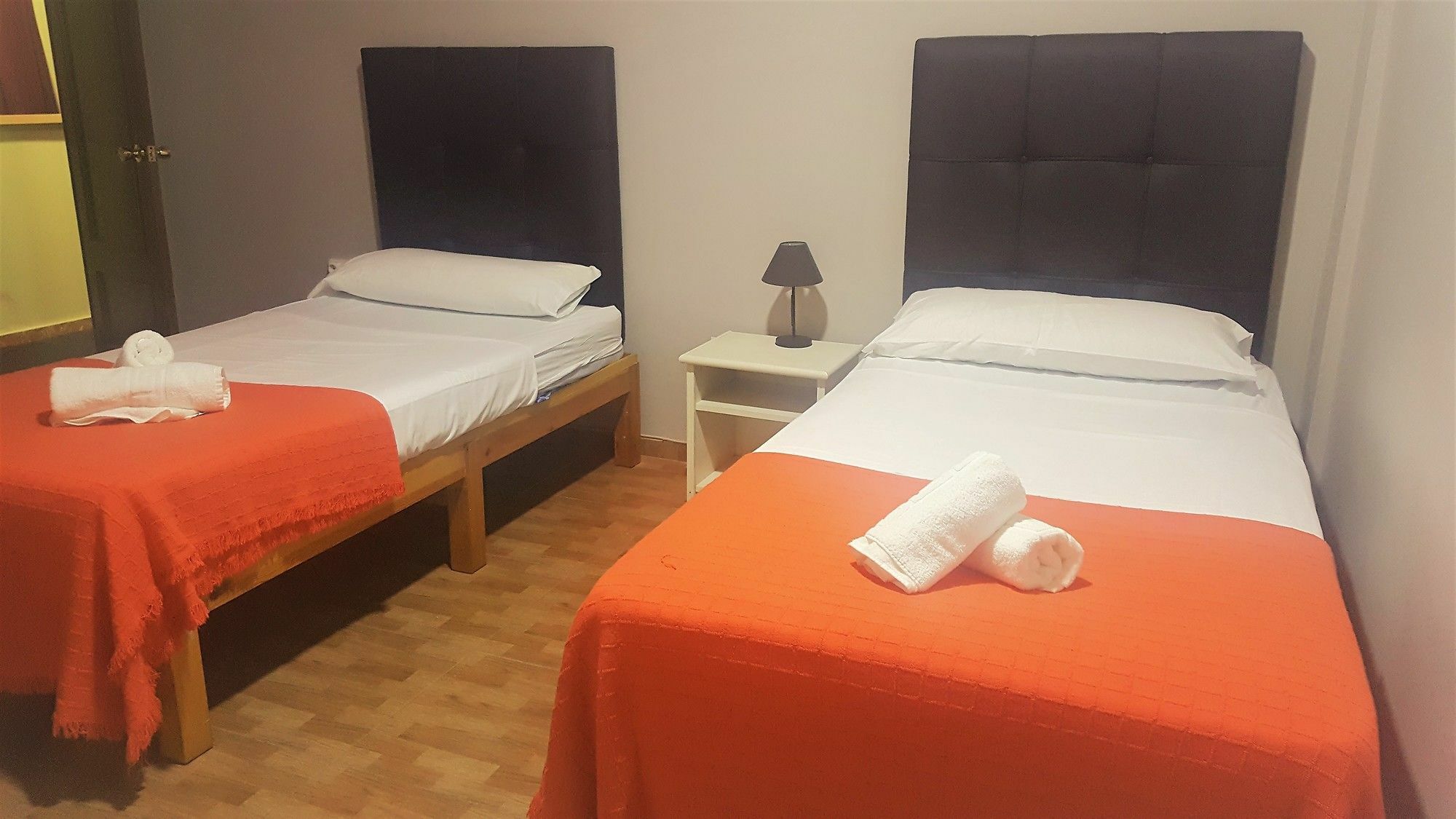 Hostal Ciudad Jardin Малага Экстерьер фото